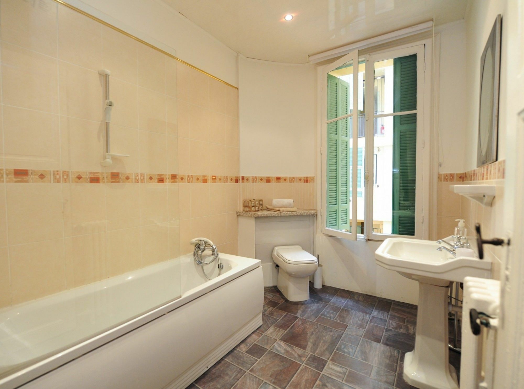 Charme Italien Five Stars Holiday House นีซ ภายนอก รูปภาพ